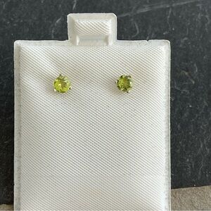 Sterling silver Peridot Earrings